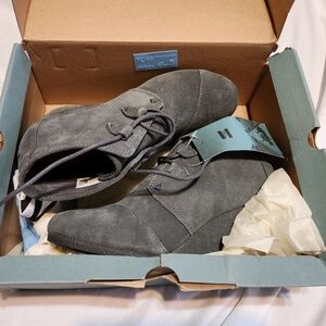TOMS Women's Gray Suede Wedge Booties Size 8.5- New in Box w/Tags